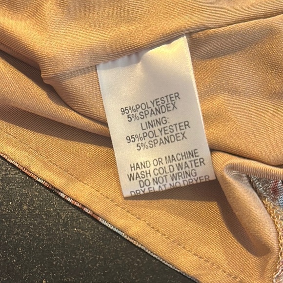 Blanc Swirl Pattern Long Sleeve Open Back Mesh Occassion Dress - Picture 11 of 13